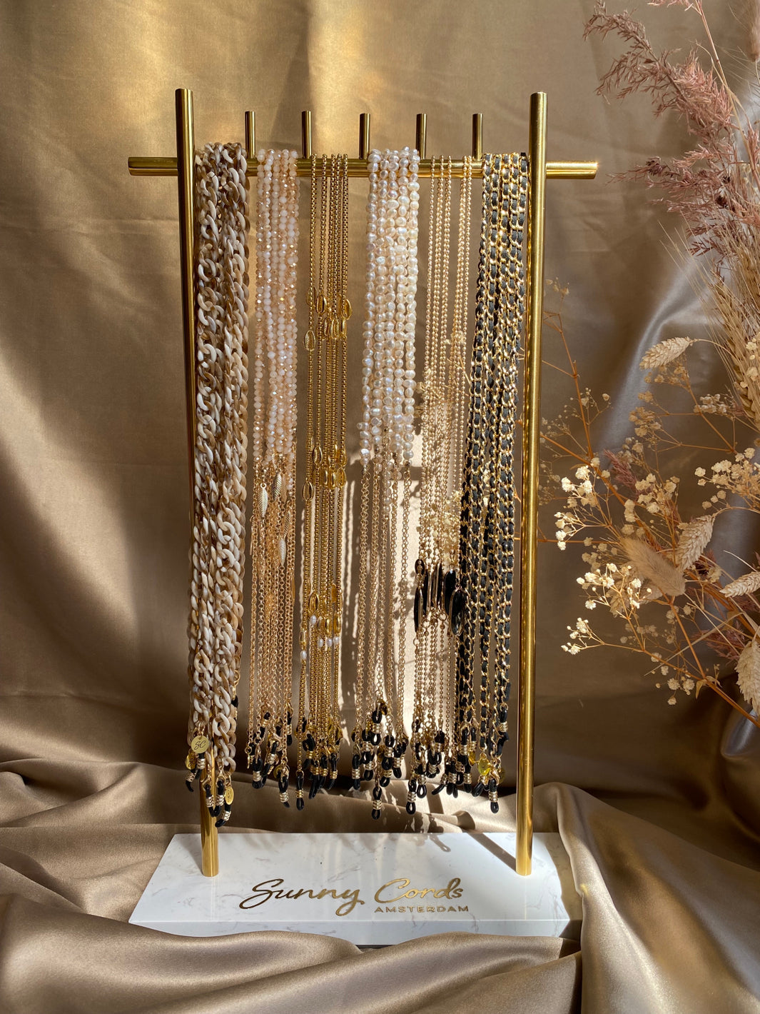 Gold-marble Display Stand